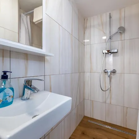Cecilia Apartman