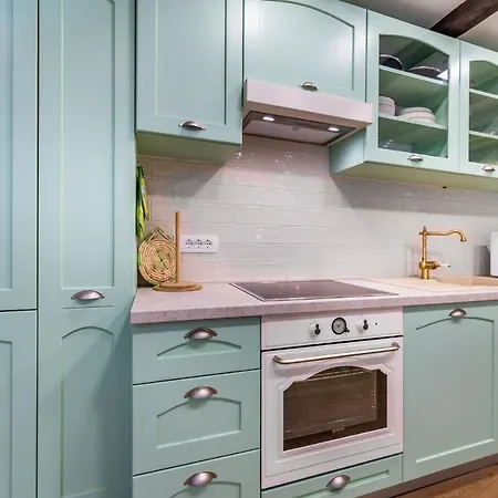 Cecilia * باشْكا